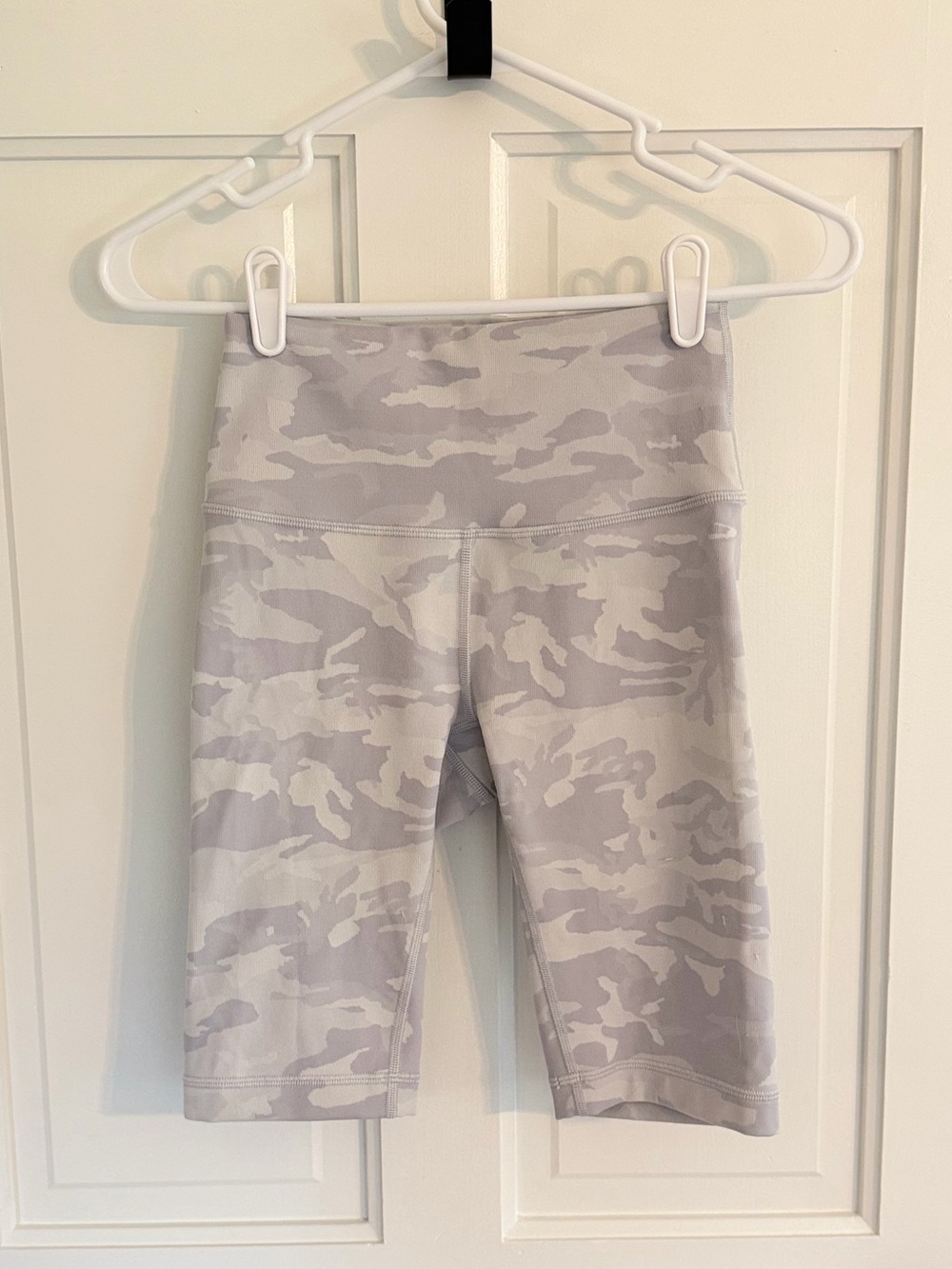 Lululemon Align Super High Rise Camo Bike Shorts Gray Size 4‎